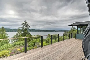 Deck & Sweeping Views: Family Union Home - Image 2