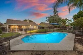 Modern 3 Bed Home| Bakersfield| Pool| Pet-Friendly - Image 3