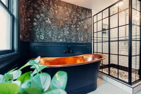 Moody Ashland Escape: Luxe Suite, Copper Tub - Image 2
