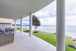 Seaview Splendour 2, 163 Soldiers Point Rd - waterfront stunning unit - Image 5