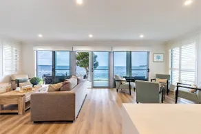 Seaview Splendour 2, 163 Soldiers Point Rd - waterfront stunning unit - Image 5