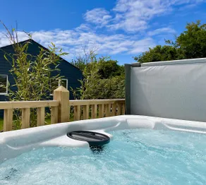 Tolcarne Lodge, Cornwall, Private Hottub - Image 3