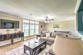 Lakeview Edgemont Escape w/ Fire Pit + Grill! - Image 5