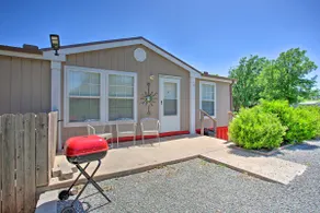 Spacious House ~ 1 Mi to Lake & Boat Ramp! - Image 2