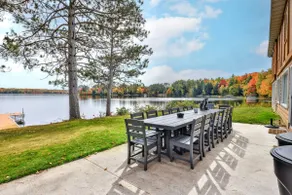 Lakefront Lodge: Arcade, Kayaks & Boat Launch - Image 2