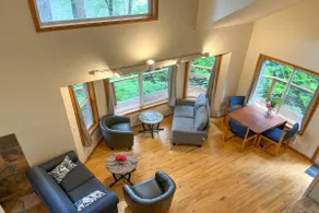 The River House' w/ Deck, on McKenzie River! - Image 3