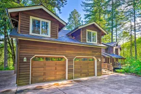 The River House' w/ Deck, on McKenzie River! - Image 2