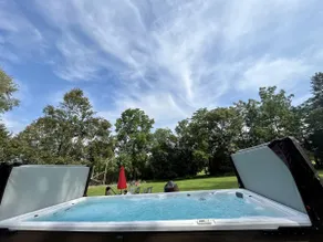 Renovated 5 Bedrm/3bath + Swim Spa & Huge Outdoor Space - Image 5