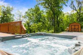 Secluded Cabin Getaway - 2 minutes to Warden Lake - Image 3
