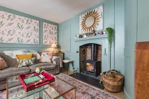 Noggin - Characterful home just seconds from the beach - Image 2