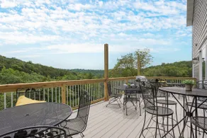 BOOK NOW! Bunk room, HotTub, Arcade & More! - Image 4