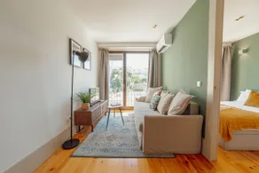 Legacy Oporto Premium Apartment C by Vacationy - Image 4