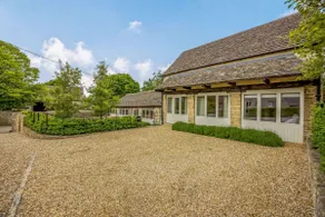 Grade II listed three bedroom holiday home in the Cotswolds - The Byre - Image 5