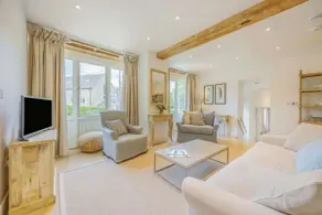 Grade II listed three bedroom holiday home in the Cotswolds - The Byre - Image 4