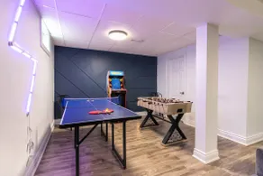 King Bed Farmhouse- w/ Fire-pit, 75” TV, Ping Pong - Image 4