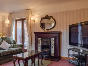 Glossoms Lodge - Image 4