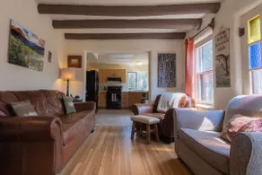 Das einzigartige, historische \"Almont Adobe House!\"  Das Hotel liegt am Fluss mit privatem Angeln und Zugang zum National Forest, nur 15 Minuten von Crested Butte und Gunnison entfernt. - Image 3