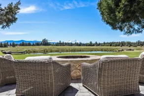 10-Acre Mountain Retreat | Home Theater, Sauna, Hot Tub & Gym - Image 4