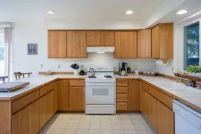 Family Fun, Private, Close to Trails, Beaches - Image 2