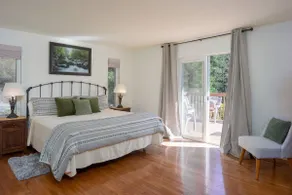 Family Fun, Private, Close to Trails, Beaches - Image 3