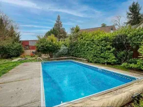 Cozy Condo in East Medford w/ Pool and Hot Tub - Image 4