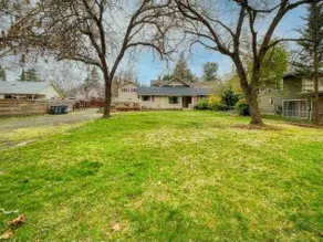 4BR Pool & Hot Tub Home Sleeps 14 - Image 3
