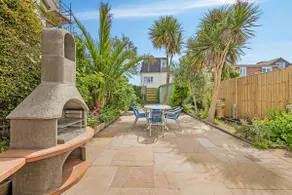Lovely Seaside Villa & Gardens 40 Metres to Beach - Image 5