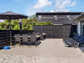 Renoveret feriested med pool - Image 2