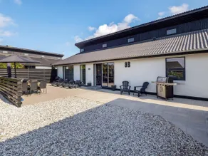 Renoveret feriested med pool - Image 3