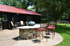 Log Cabin, Great yard, Lots of games - Image 4
