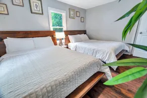 Cheerful 2-Bedroom w/ convenient Expressway access - Image 2