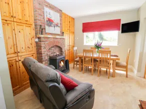 Sea View Hideaway - Image 2