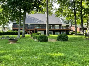 Stunning 7 Bedroom Lake Barkley Home + Hot Tub - Image 5