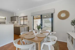 Home on Haynes- BYO LINEN - 1km from Goolwa Beach-Whale Watch - Image 3
