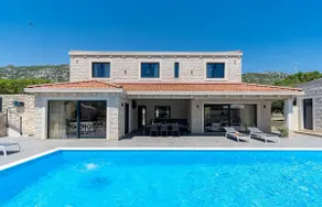Stylish Villa Neven with 44sqm heated private pool, 4 en-suite bedrooms, 2 living and dining areas, wine cellar - Image 3