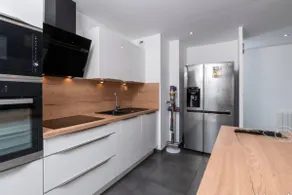 Large and beautiful apartment with panoramic sea views. - Image 3