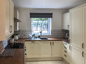 Clock Tower Cottage - Image 4