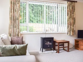 Mona's Bungalow - Image 3