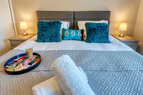 Modern 5 bed house - NEC, Airport and Solihull - Image 3