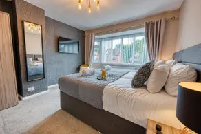 Modern 5 bed house - NEC, Airport and Solihull - Image 2