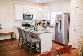 Bright Artist's Cottage-Mins to Downtown, Campus - Image 4