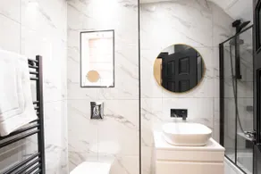 Cottage-Prestige-Separate private bathroom-View - Image 4