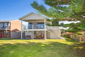 Watermans Pet Friendly 1 Min Walk to Beach - Image 3