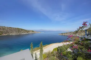Crystal View Villa - Image 4