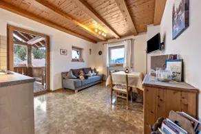 Espléndido apartamento con jardín y sauna | Vistas a la montaña - Image 2