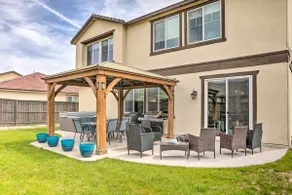 Air Racing Decor, Hot Tub: Sparks Home! - Image 3