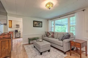 15 min to Highlands | Hiking | Pets | Playhouse - Image 4