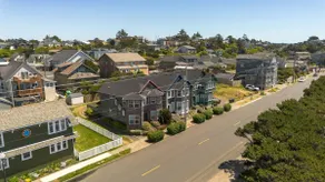 Side-by-side ocean-view homes with hot tubs & fire - Image 2