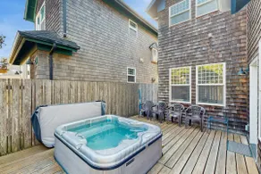 Side-by-side ocean-view homes with hot tubs & fire - Image 5