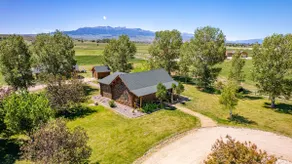 Cozy Cabin- Classic Log Cabin, Great Location close to Cody! - Image 5